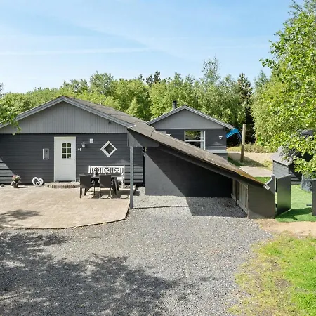 Glenna - 1-8km From The Sea By Interhome