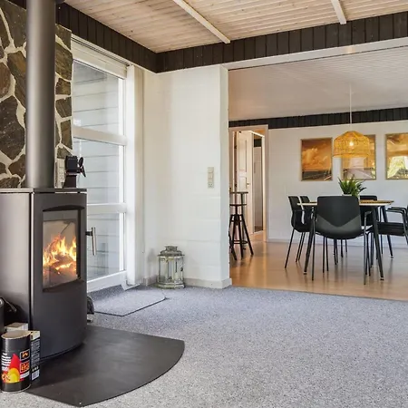 Glenna - 1-8km From The Sea By Interhome *